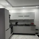 شقة Mak