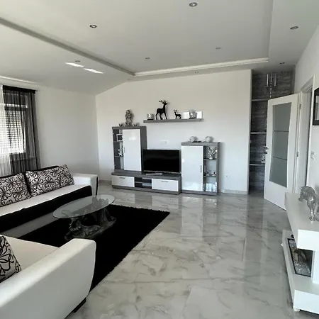 Apartment Mak